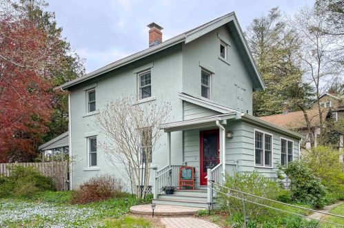 1 Ravine Ave, Middletown, CT 06457-3152