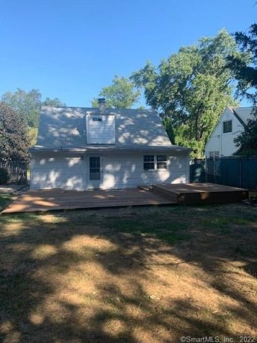 27 Hawthorne Dr, Norwalk CT  06851-4113 exterior