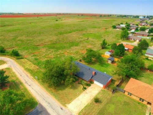 1109 Harrison Ave, Piedmont, OK 73078-9366