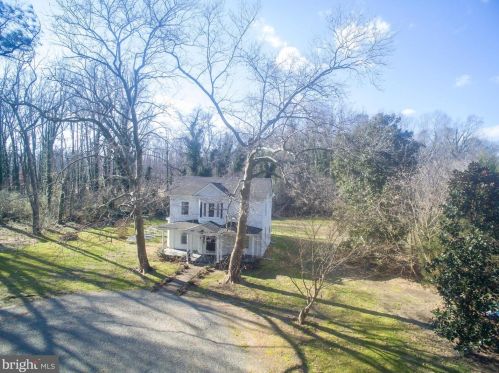 3952 Irvington Rd, Irvington, VA 22480