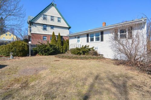 11 Eames St, Providence, RI 02906-3303
