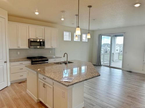 8870 Ukraine Ct, Denver CO  80016 exterior