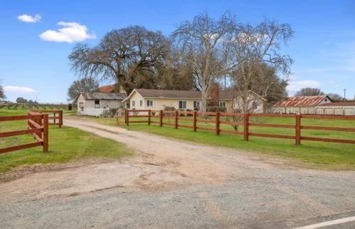 20216 Atkins Rd, Lodi, CA 95240-9715