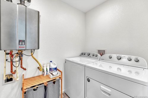 21543 59th Pl, Denver CO  80019-6614 exterior