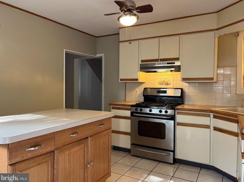 31 Heath St, Trenton, NJ 08638-2309