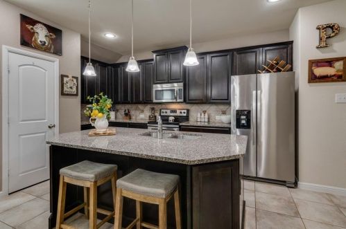 524 Crown Oaks Dr, Fort Worth TX  76131-4264 exterior