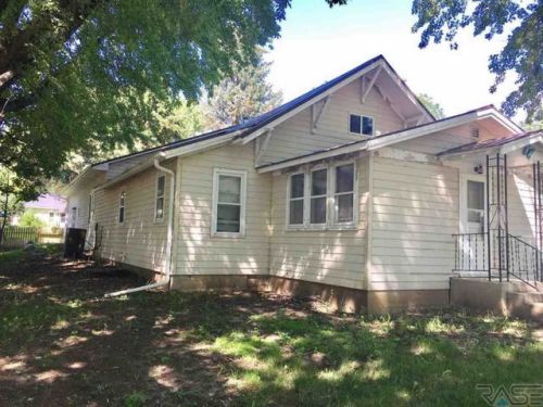 207 3rd St, Big Springs, SD 57001
