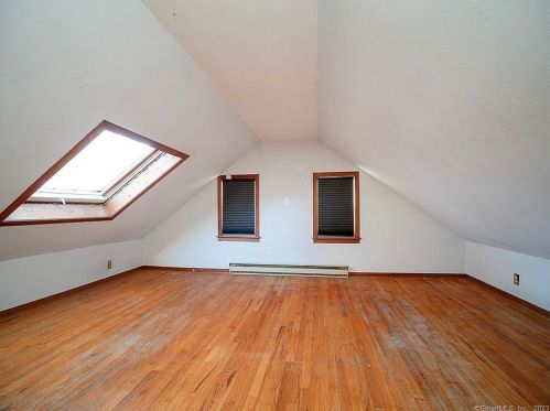 114 Spring St, Cheshire CT  06410-2720 exterior