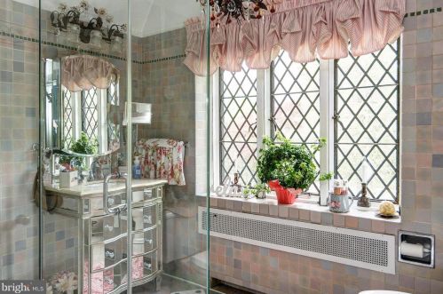 585 Warwick Rd, Haddonfield NJ 08033-3845 exterior