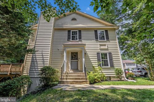 7330 Eggar Woods Ln, Springfield, VA 22153-2012