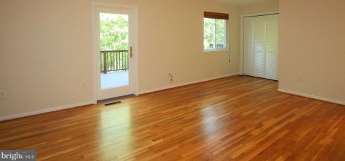 1441 Greenmont Ct, Herndon VA  20190-4046 exterior