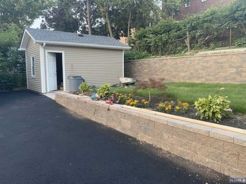 210 Sedore Ave, Fairview, NJ 07022-1519