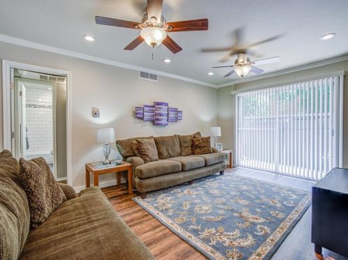 5031 Cedar Springs Rd, Dallas, TX 75235-8710