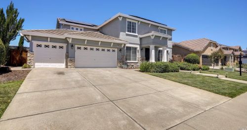 556 Ruby Dr, Vacaville, CA 95687-7716
