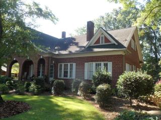 703 Walnut Ave, Dalton, GA 30721-3551