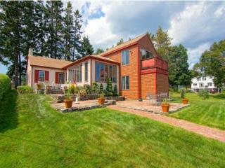 45 Fairhill Ave, Rye, NH 03870-2812