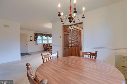 154 Amsterdam Rd, Lancaster PA  17603-9719 exterior