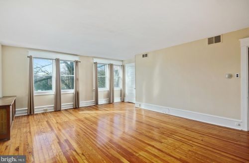 409 Haddon Ave, Tavistock NJ  08033-1701 exterior