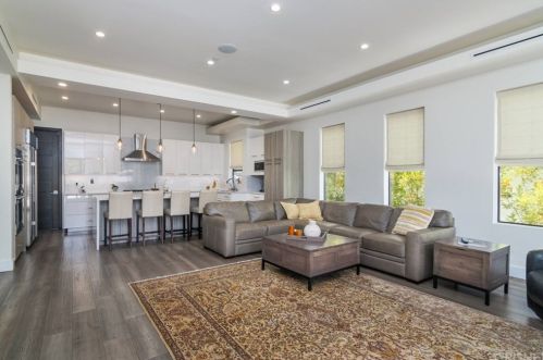 14813 Morrison St, Van Nuys CA  91403-1632 exterior