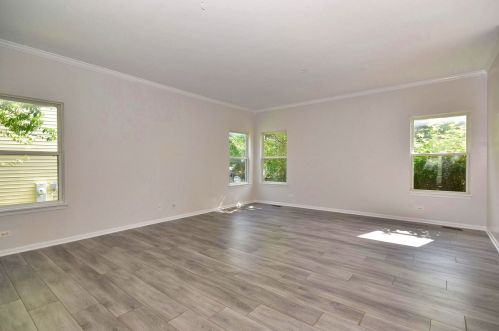 364 Messenger Cir, North Aurora IL  60542-1805 exterior