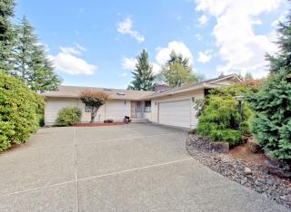 948 178th Ave, Bellevue, WA 98008-3427