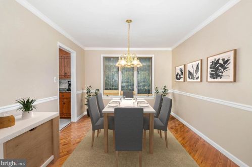 102 Suncrest Rd, Lancaster PA  17601-4834 exterior