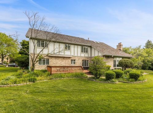 8815 Aintree Ln, Willowbrook IL  60527-8392 exterior