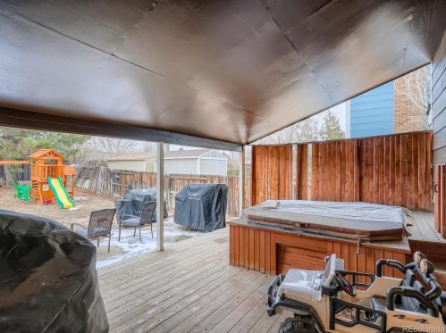 5321 Pagosa Way, Aurora CO 80015-2452 exterior