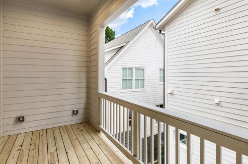 4015 Haverhill Dr, Atlanta GA  30342-3816 exterior