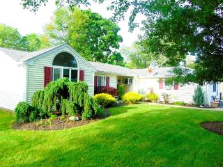 158 Hartland Ave, Emerson, NJ 07630-1316