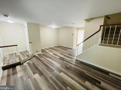 8069 Kittiwake Ct, Springfield VA  22153-2939 exterior