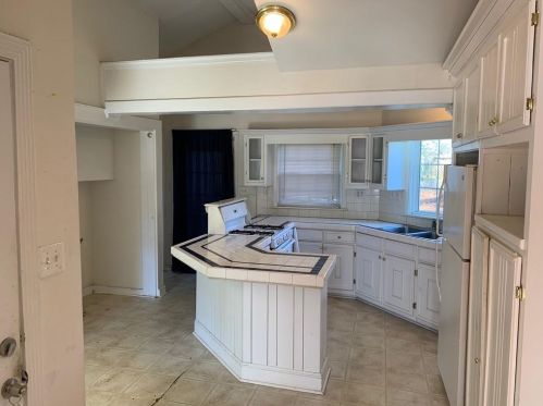 1020 Pine Forest Dr, Mableton, GA 30126-1520