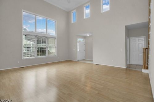 14 Wyckoff Way, Chester, NJ 07930-2477