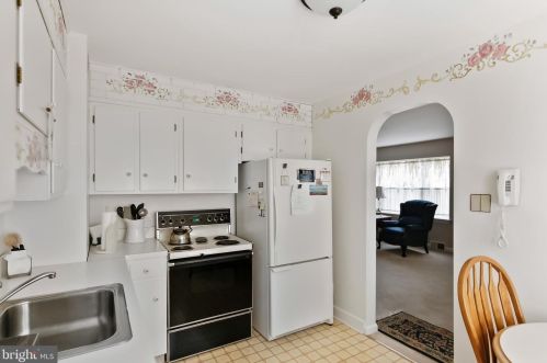 1004 Oakwood Rd, Haddonfield NJ 08033-3632 exterior