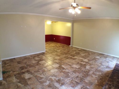 8212 Lara Ln, Fort Worth TX  76148-1112 exterior