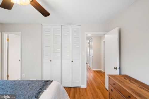 8811 Kenilworth Dr, Springfield VA  22151-1103 exterior