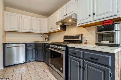 1403 Moonlight Ct, Hackettstown NJ  07840-4508 exterior