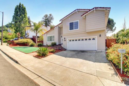 28068 Farm Hill Dr, Hayward, CA 94542-2610