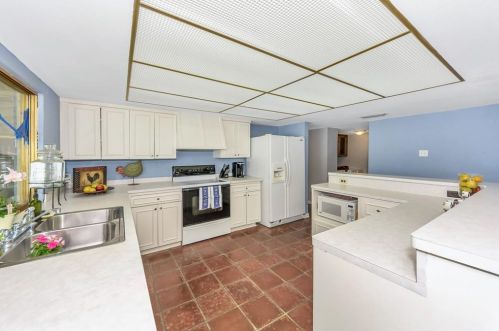 413 Thistle Dr, Garland TX 75043-3236 exterior