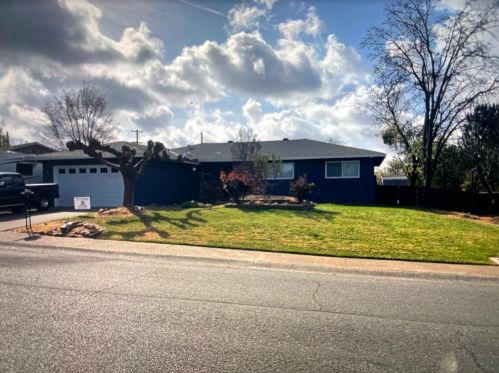 214 Rugosa Dr, Folsom, CA 95630-2922