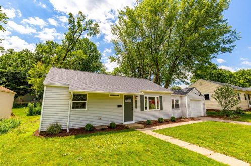 1004 Chicago St, Valpo IN  46383-5056 exterior