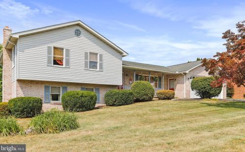 16710 Sterling Rd, Williamsport, MD 21795-3156