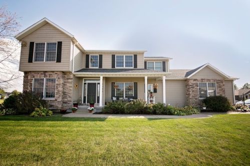 1025 Rustic View Ct, Park View, IA 52748-9317