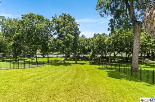 1035 Timber Elm, Seguin TX  78155-1138 exterior