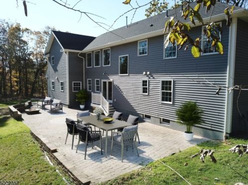 98 King George Rd, Warren, NJ 07059-6951