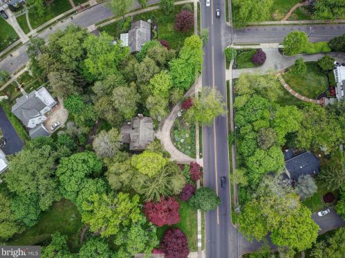 585 Warwick Rd, Haddonfield NJ 08033-3845 exterior