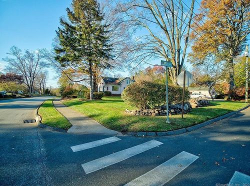 114 Spring St, Cheshire CT  06410-2720 exterior