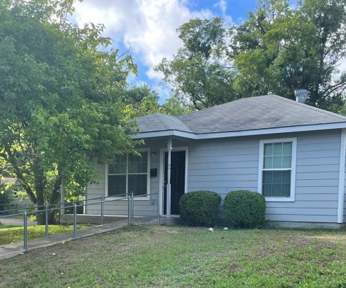 1101 Jones St, Greenville, TX 75401-4818