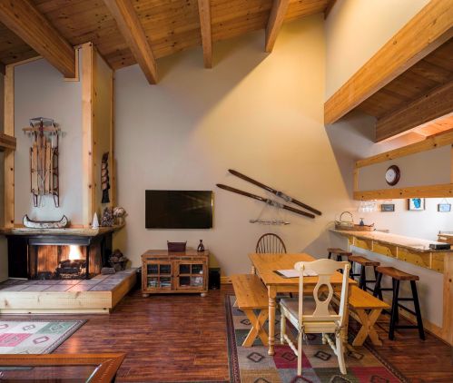 3015 Silver Strike, Truckee CA  96161-4207 exterior