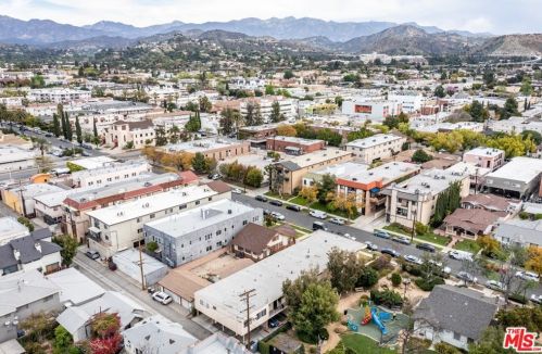 129 Cedar St, Glendale CA  91205-1207 exterior